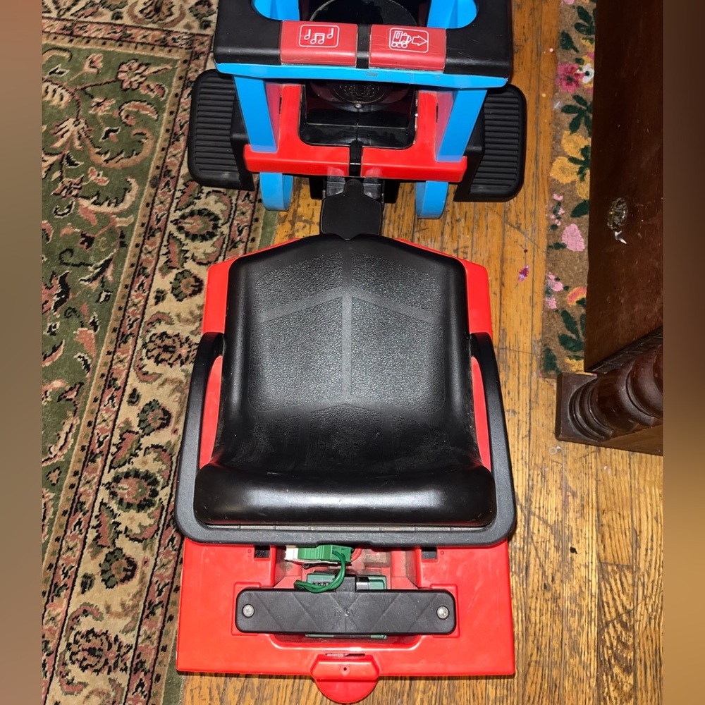 Thomas & Friends Battery-Operated Ride-On Train by Peg Perego - Picture 5 of 9